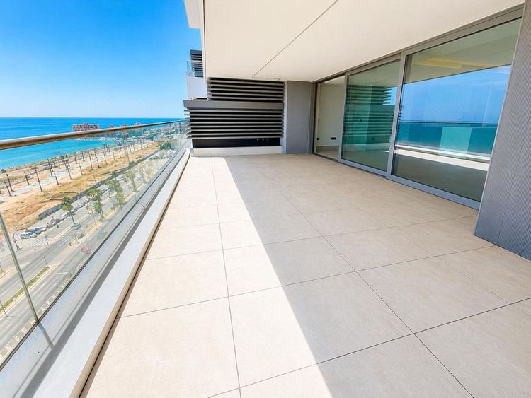 Apartment | Resale in Málaga in Málaga, Costa del Sol - Photo 2