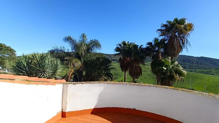 House | Resale in San Roque in San Roque, Costa del Sol - Photo 2