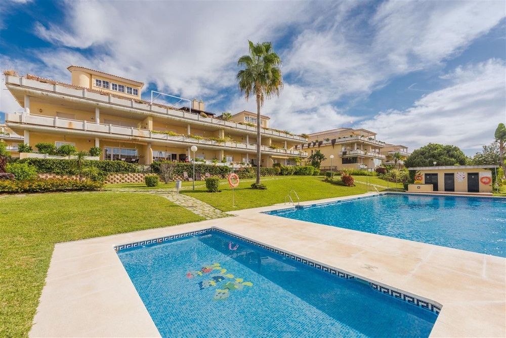 Apartment | Resale in Cabopino in Cabopino, Costa del Sol - Main property photo