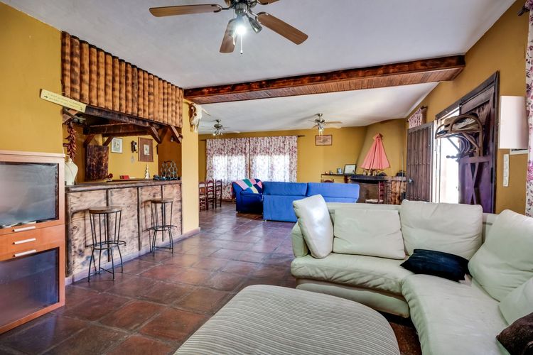 House | Resale in Monda in Monda, Costa del Sol - Photo 5