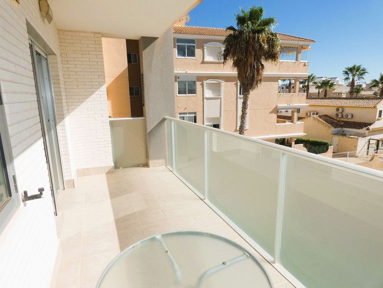 Apartment | Resale in Cabo Roig in Cabo Roig, Costa Blanca - Photo 3