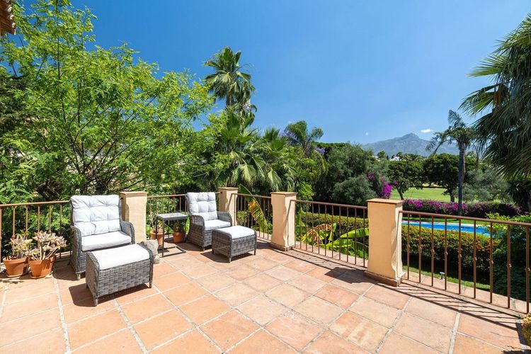 House | Resale in Marbella in Marbella Others, Costa del Sol - Photo 5
