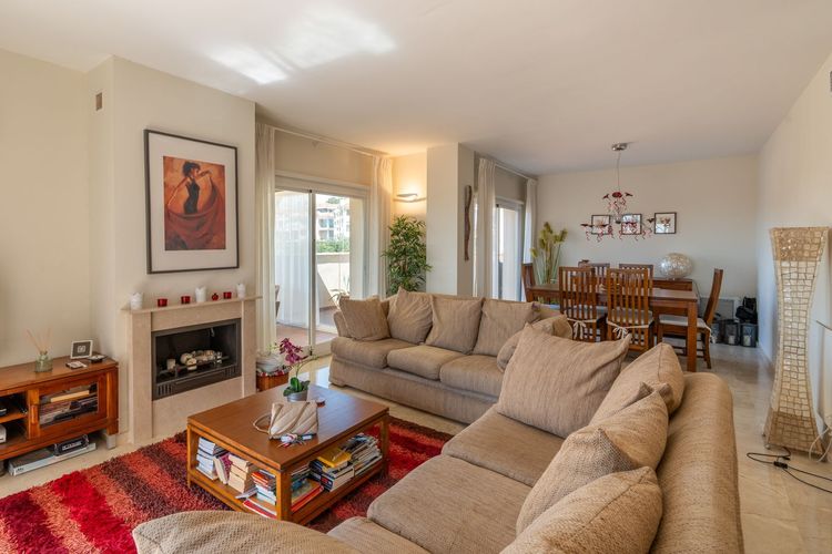 Penthouse | Resale in El Chaparral in El Chaparral, Costa del Sol - Photo 4