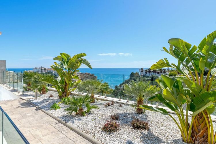 Apartment | Resale in Benalmadena Costa in Benalmadena Costa, Costa del Sol - Photo 3