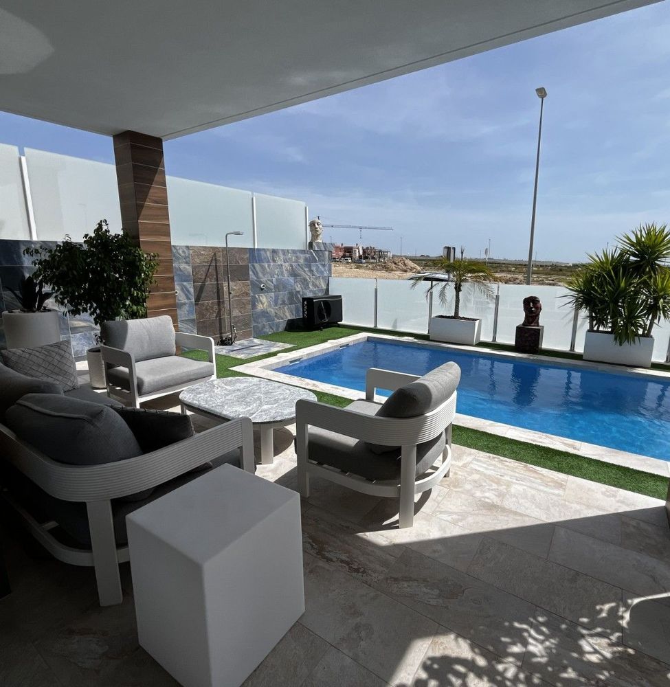 House | Resale in Entre Naranjos in Costa Blanca - Main property photo