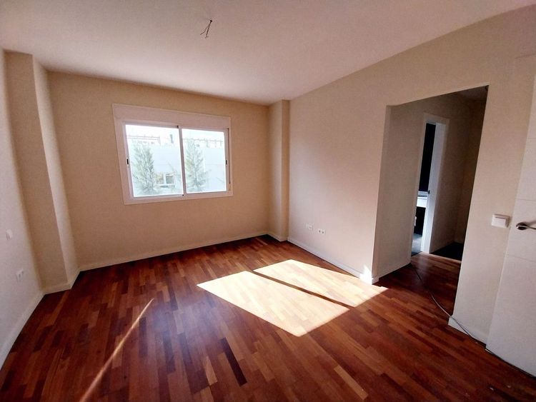 House | Resale in Calahonda in Calahonda, Costa del Sol - Photo 3