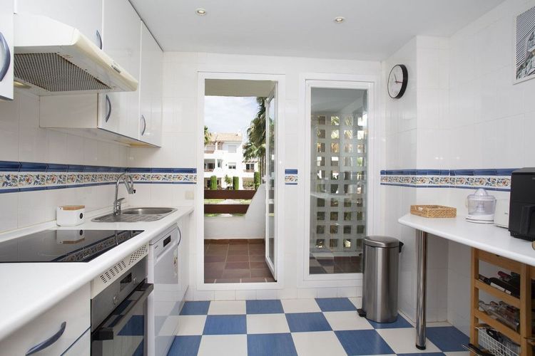 Apartment | Resale in Selwo in Selwo, Costa del Sol - Photo 4