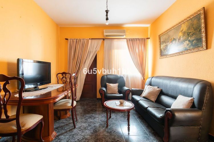 Apartment | Resale in Las Lagunas in Las Lagunas, Costa del Sol - Photo 3
