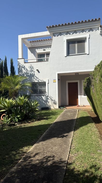 listing card gallery