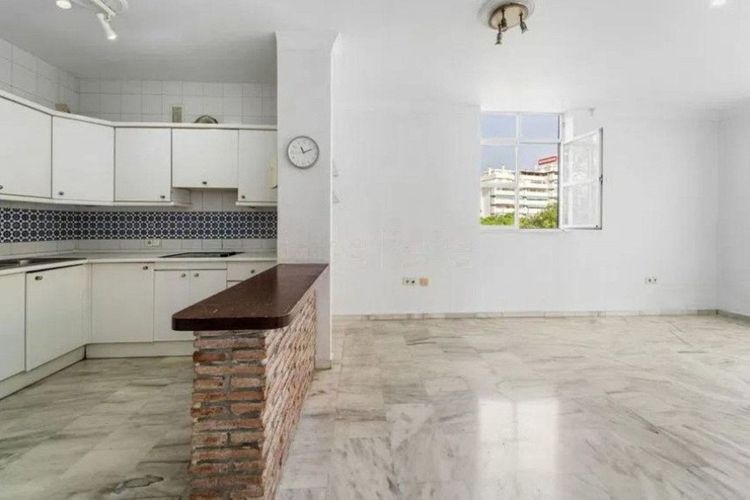 Apartment | Resale in Fuengirola in Fuengirola Others, Costa del Sol - Photo 5