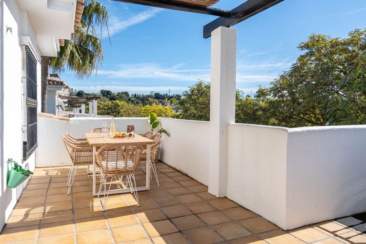 Penthouse | Resale in Nueva Andalucía in Nueva Andalucía Others, Costa del Sol - Photo 4