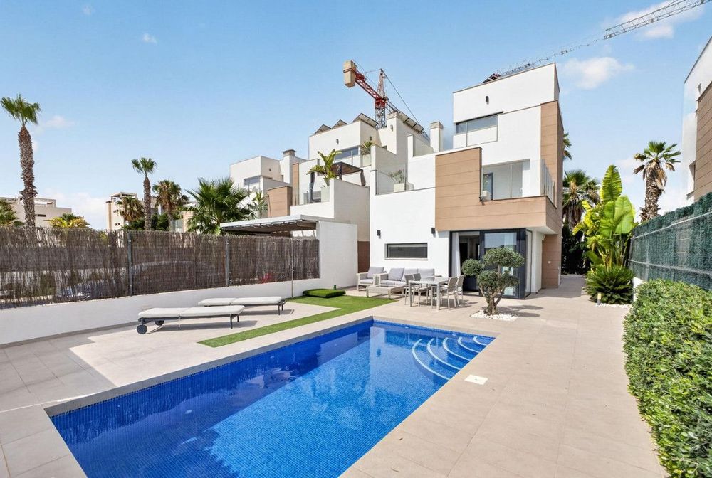 House | Resale in Urbanización El Raso in Urbanización El Raso, Costa Blanca - Main property photo