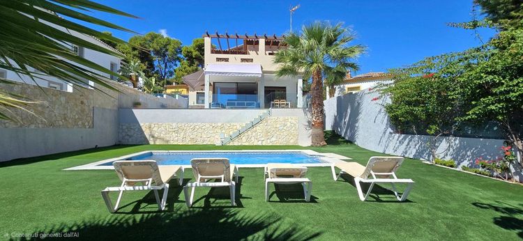 House | Resale in Torremolinos in Torremolinos Others, Torremolinos, Costa del Sol - Photo 2