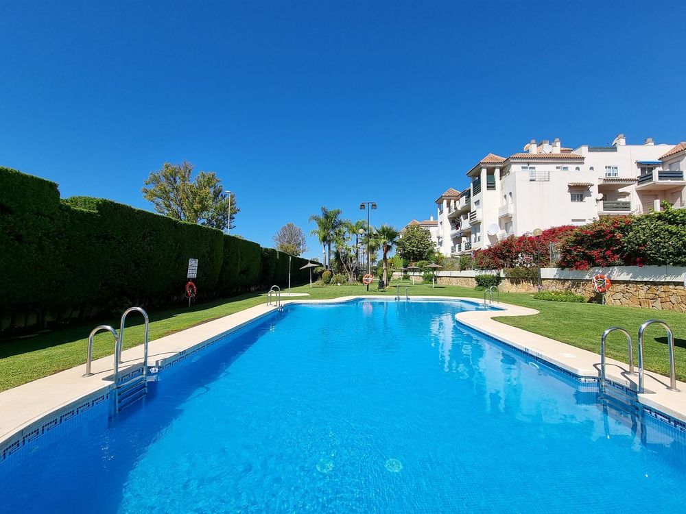 Apartment | Resale in Nueva Andalucía in Nueva Andalucía Others, Costa del Sol - Main property photo