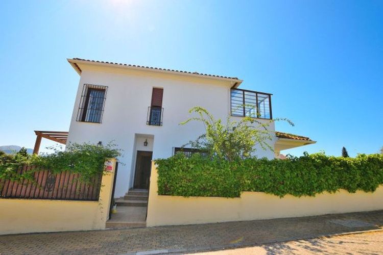 House | Resale in Ronda in Ronda, Costa del Sol - Photo 2
