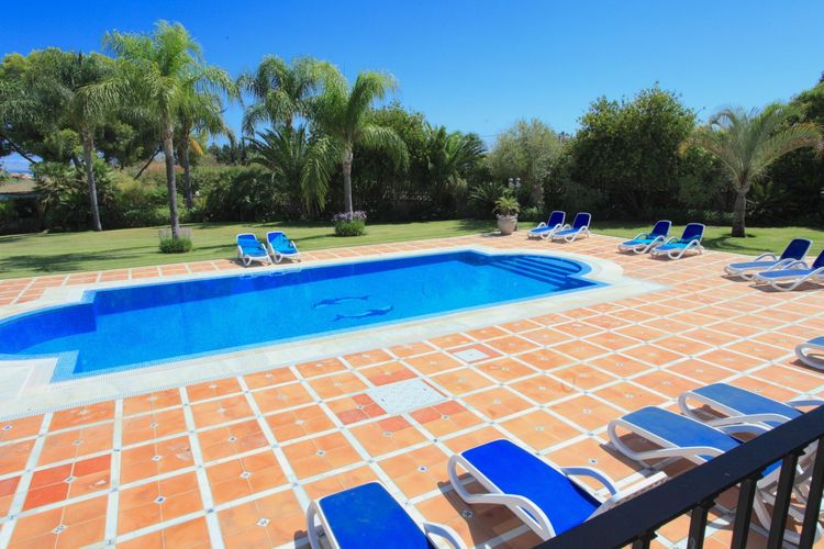 House | Resale in Cancelada in Cancelada, Costa del Sol - Photo 4