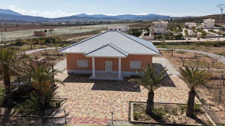 House | Resale in Pinoso in Costa Blanca - Photo 3
