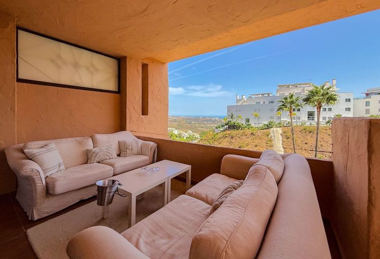 Apartment | Resale in La Cala de Mijas in La Cala de Mijas, Costa del Sol - Photo 2