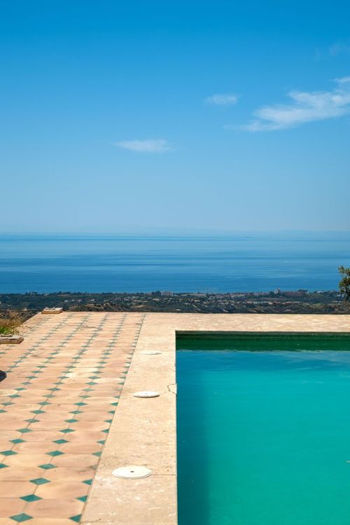 House | Resale in La Mairena in La Mairena, Costa del Sol - Photo 4