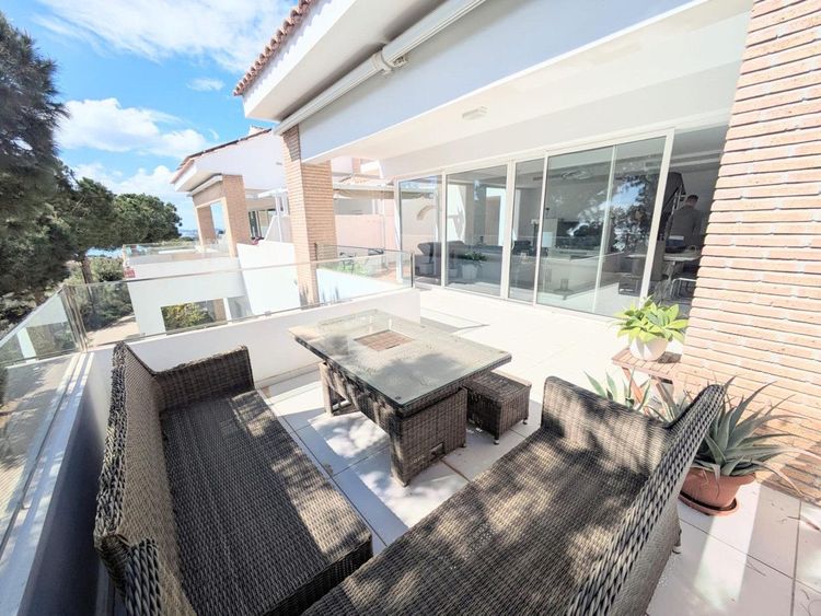 House | Resale in Torremuelle in Torremuelle, Costa del Sol - Photo 4