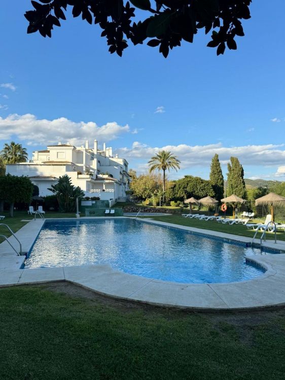 listing card gallery