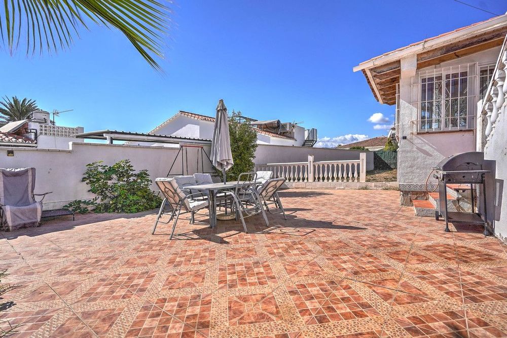 House | Resale in El Faro in El Faro, Costa del Sol - Main property photo