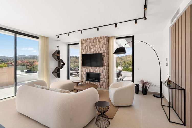 Penthouse | Resale in Artola in Artola, Costa del Sol - Photo 3