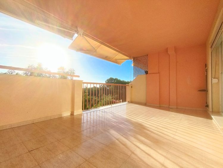 Apartment | Resale in Calahonda in Calahonda, Costa del Sol - Photo 3