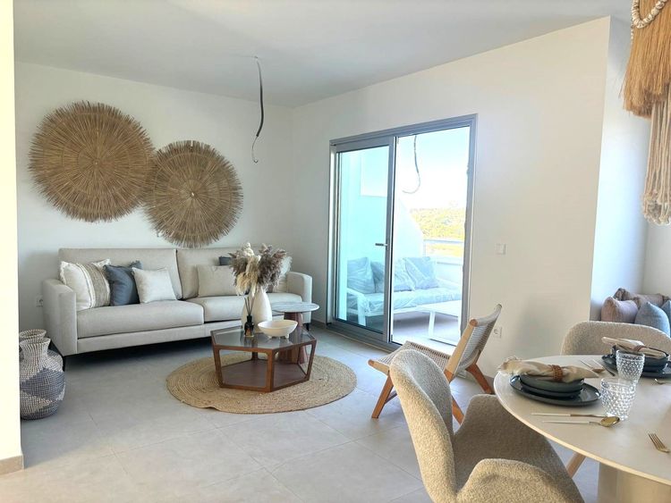 Apartment | Resale in Estepona in Estepona, Costa del Sol - Photo 4