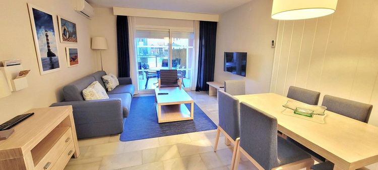 Apartment | Resale in Calahonda in Calahonda, Costa del Sol - Photo 2