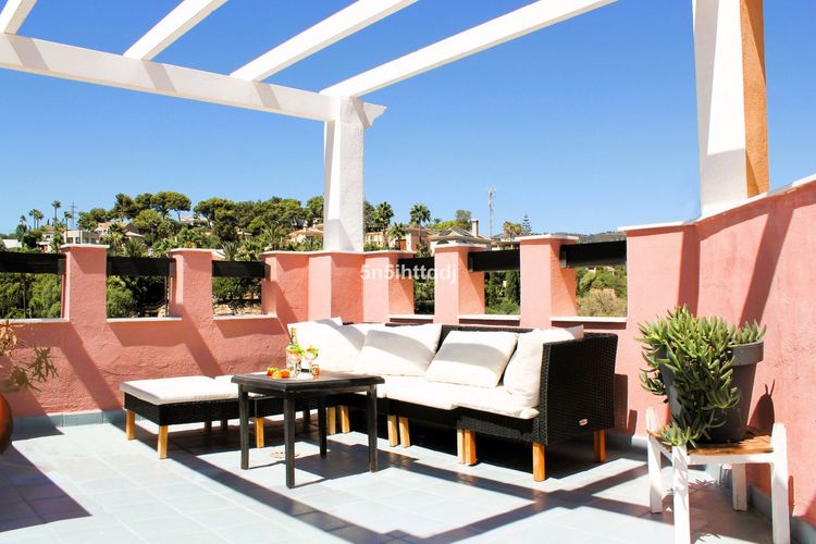 Penthouse | Resale in Marbella in Marbella, Costa del Sol - Photo 2