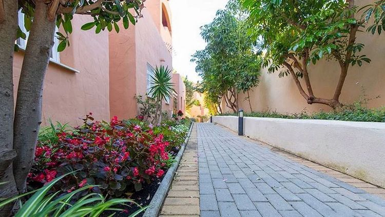 Apartment | Resale in Elviria in Elviria, Costa del Sol - Photo 5