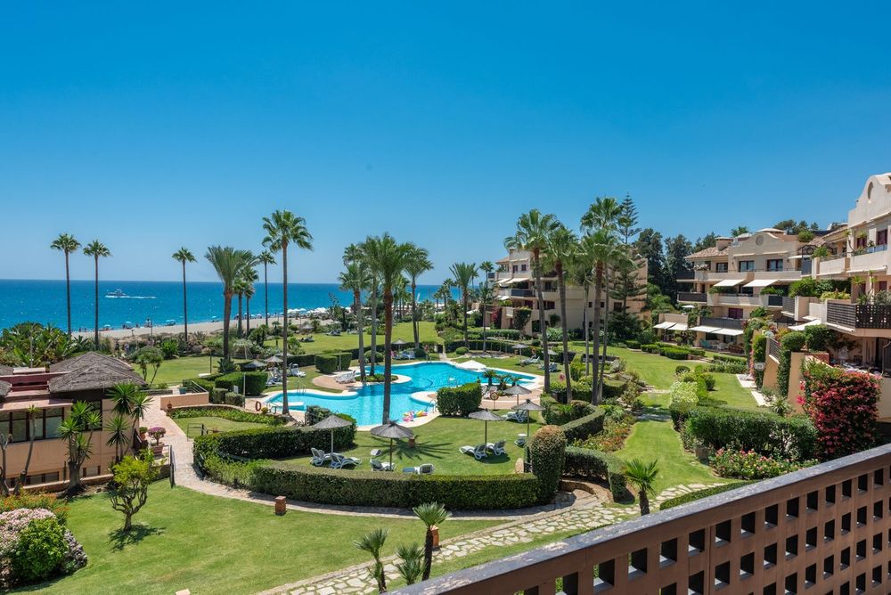 Apartment | Resale in Costalita in Costalita, Costa del Sol - Main property photo