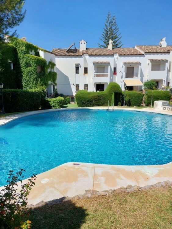 House | Resale in Marbella in Marbella Others, Costa del Sol - Photo 3