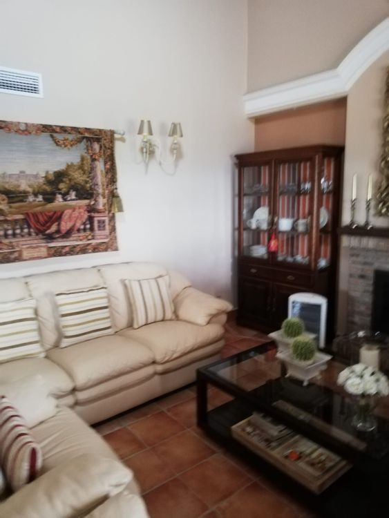 House | Resale in Guaro in Guaro, Costa del Sol - Photo 4