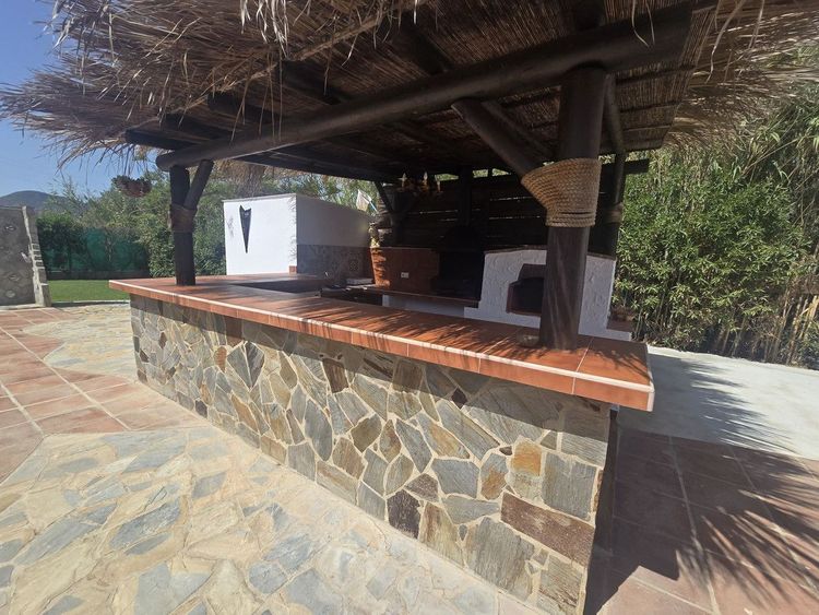 House | Resale in Estacion de Cartama in Estacion de Cartama, Costa del Sol - Photo 2