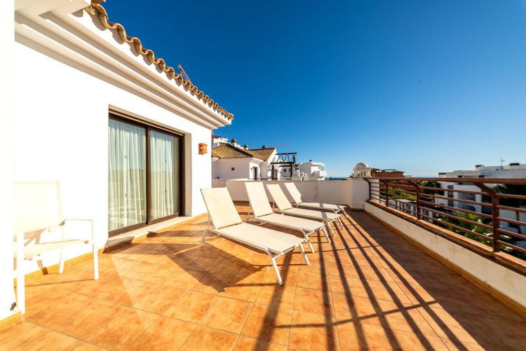 Penthouse | Resale in Casares Playa in Casares Playa, Costa del Sol - Photo 3