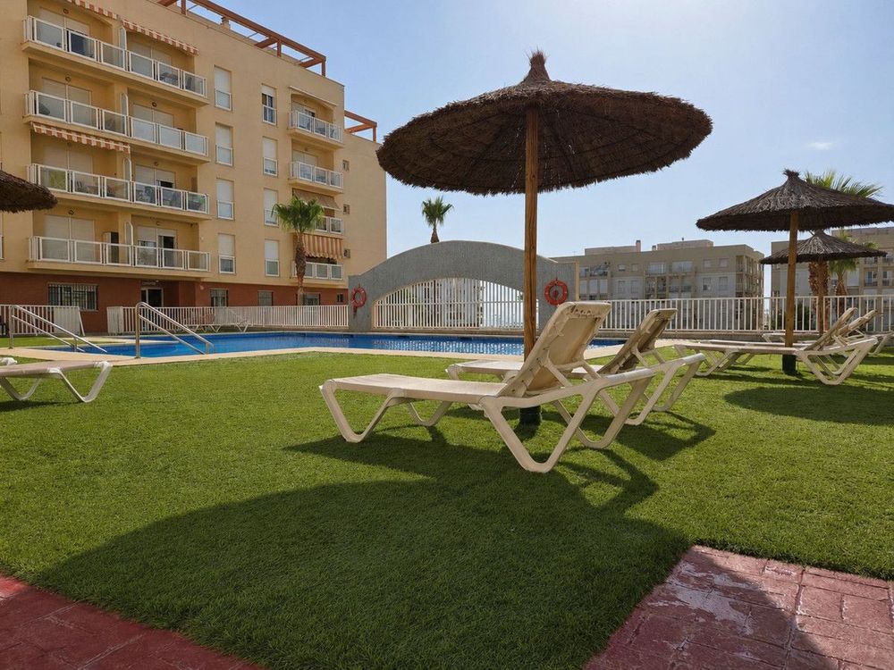 Apartment | Resale in San Luis de Sabinillas in San Luis de Sabinillas, Costa del Sol - Main property photo