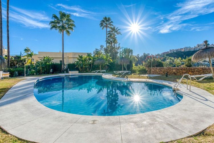 House | Resale in La Quinta in La Quinta, Costa del Sol - Photo 4