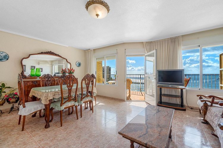 Apartment | Resale in Torrevieja in Torrevieja, Costa Blanca - Photo 2