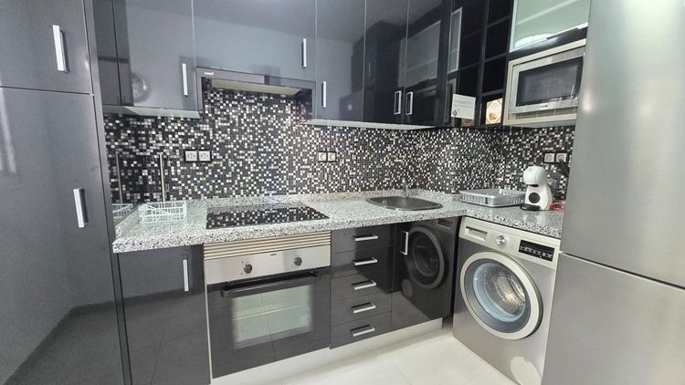 Penthouse | Resale in La Carihuela in La Carihuela, Costa del Sol - Photo 4