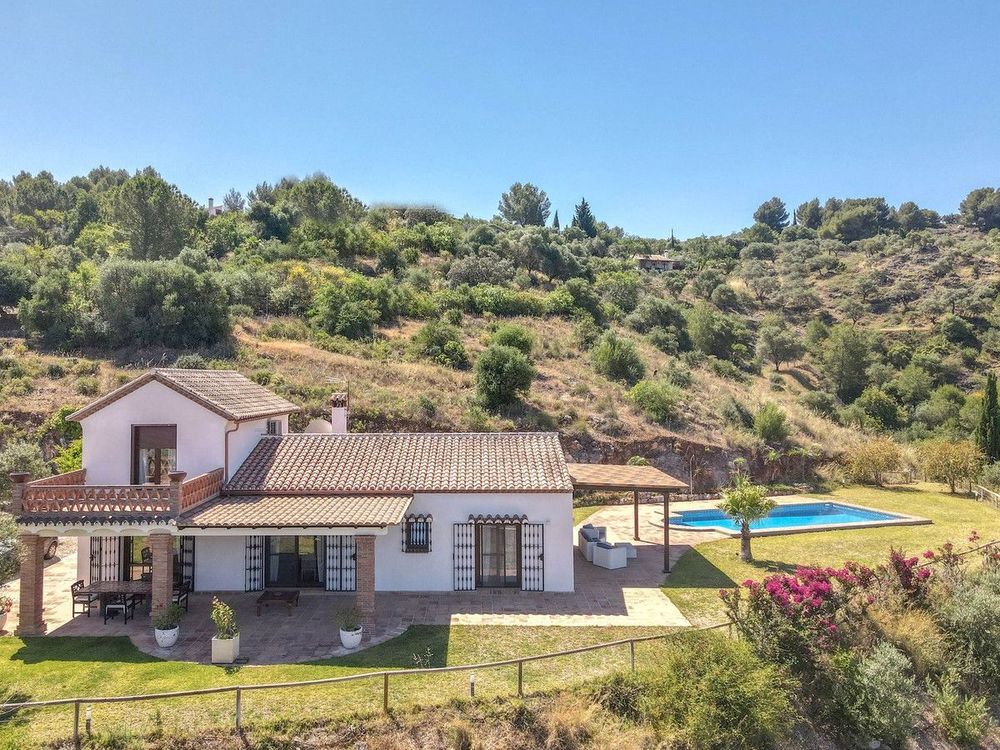 House | Resale in Guaro in Guaro, Costa del Sol - Main property photo
