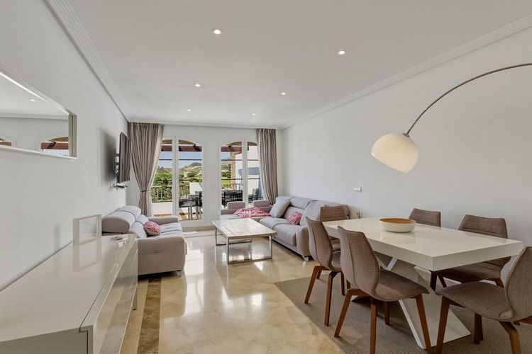 Penthouse | Resale in Los Arqueros in Los Arqueros, Costa del Sol - Photo 2