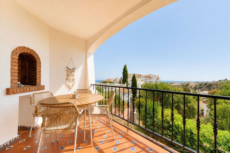 Apartment | Resale in Riviera del Sol in Riviera del Sol, Costa del Sol - Photo 2