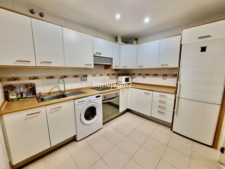Apartment | Resale in Fuengirola in Fuengirola Others, Costa del Sol - Photo 5