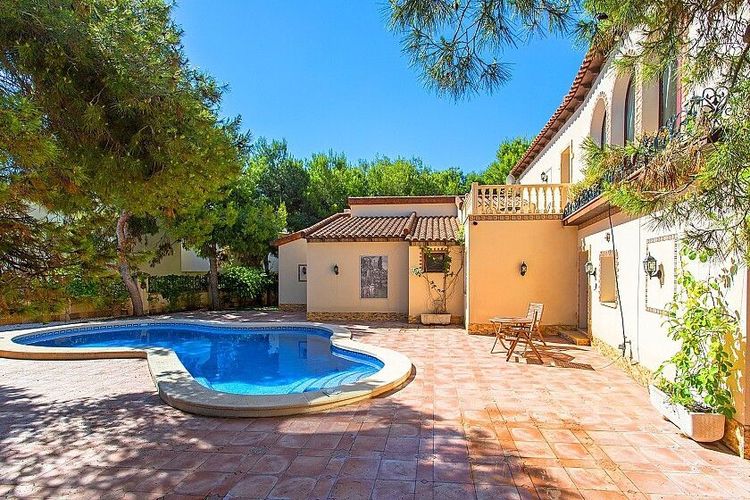 House | Resale in Punta Prima in Punta Prima, Costa Blanca - Photo 4