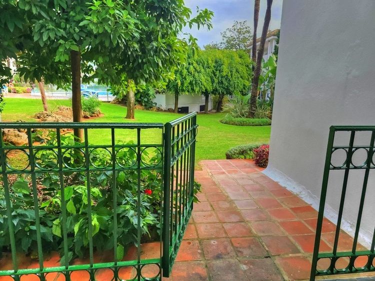 Apartment | Resale in Estepona in Estepona, Costa del Sol - Photo 5