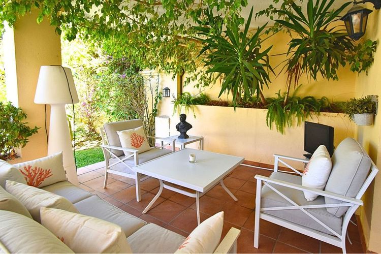 House | Resale in Guadalmina Alta in Guadalmina Alta, Costa del Sol - Photo 3
