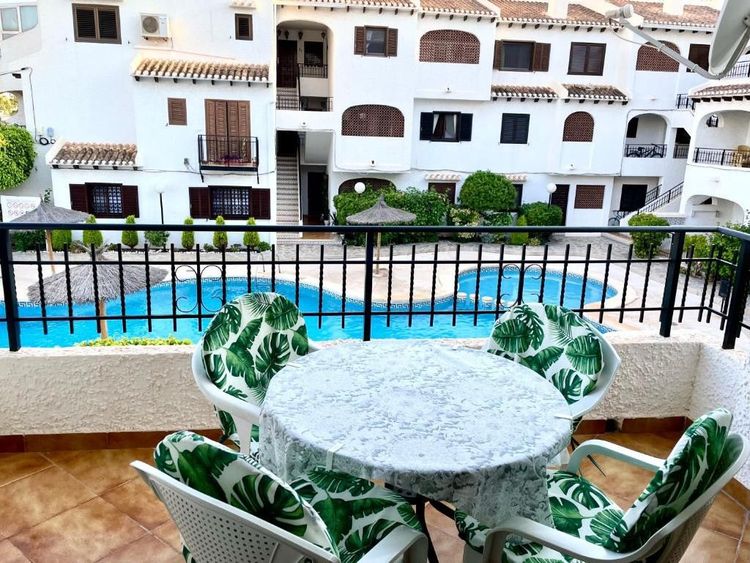 Apartment | Resale in Cabo Roig in Cabo Roig, Costa Blanca - Photo 2