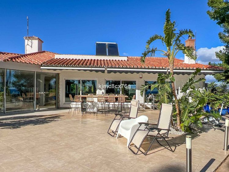 House | Resale in Torremolinos in Torremolinos Others, Costa del Sol - Photo 4